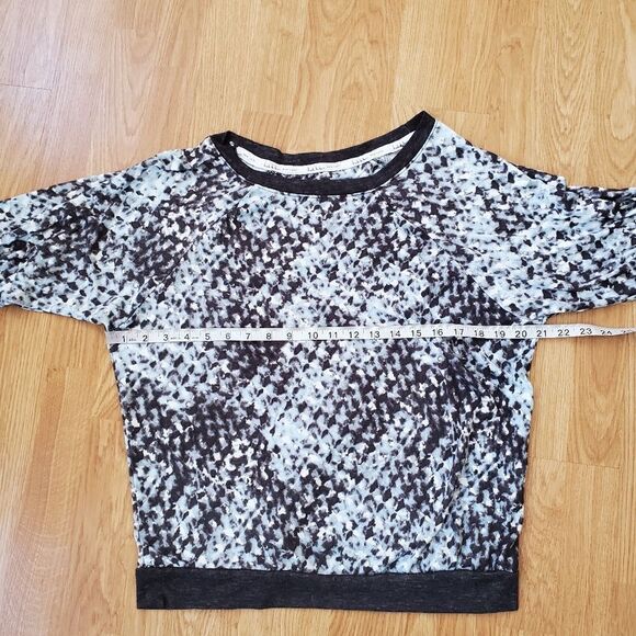 Nicole Miller New York  Pullover Sweater Sz Lg - Picture 9 of 12